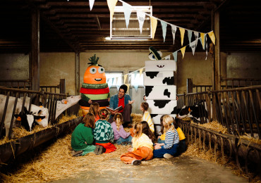 Dichter Jee Kast maakte een gedicht vol groenten, fruit, melk en zuivel