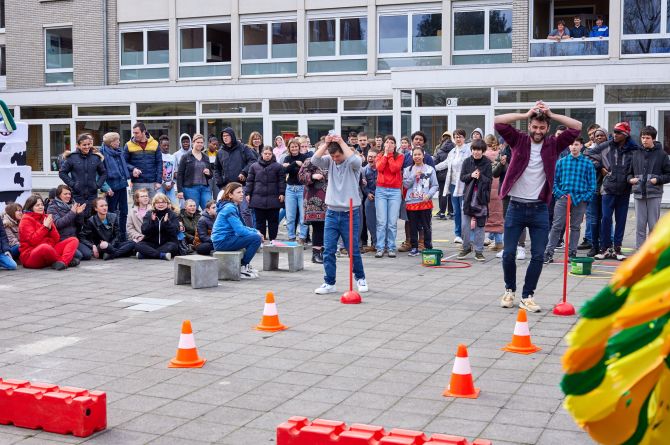 Sieg De Doncker bezoekt klassen om gezonde eetgewoontes te promoten